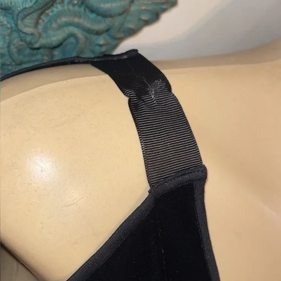 Wolford Elegant Black Velvet Cold-Shoulder Top S NWT Flawed - Picture 3 of 8